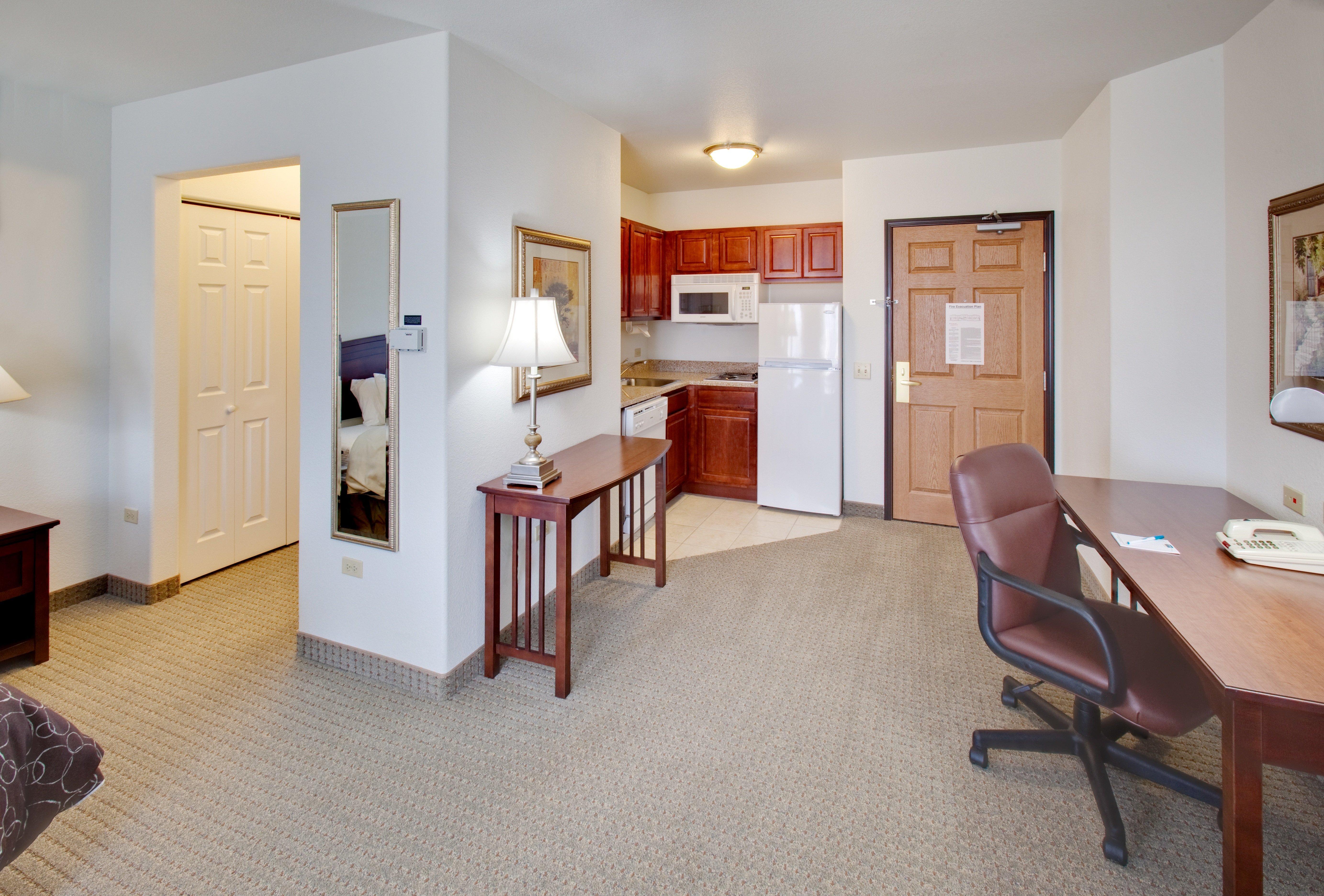 Staybridge Suites Rockford By Ihg Habitación foto