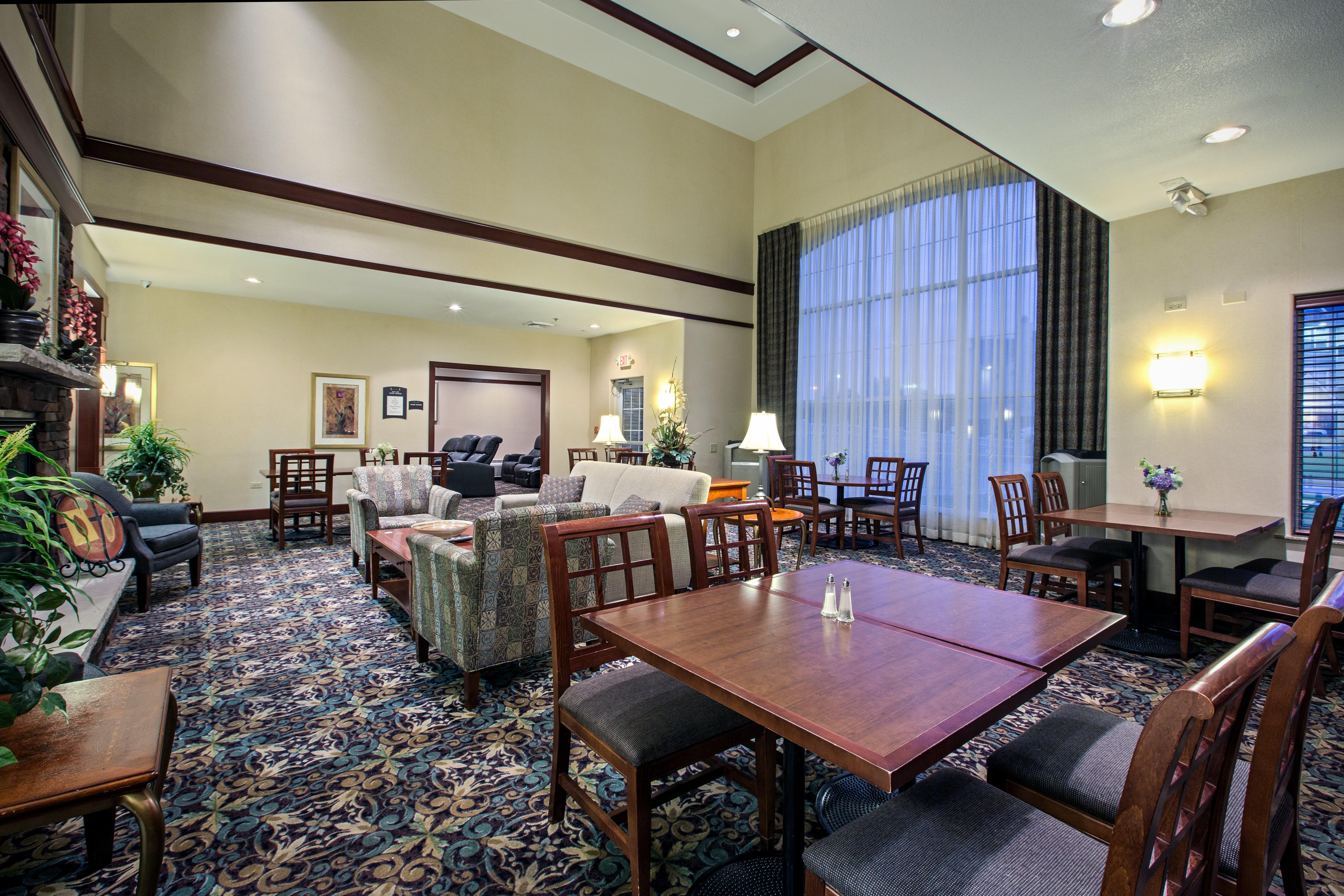 Staybridge Suites Rockford By Ihg Exterior foto