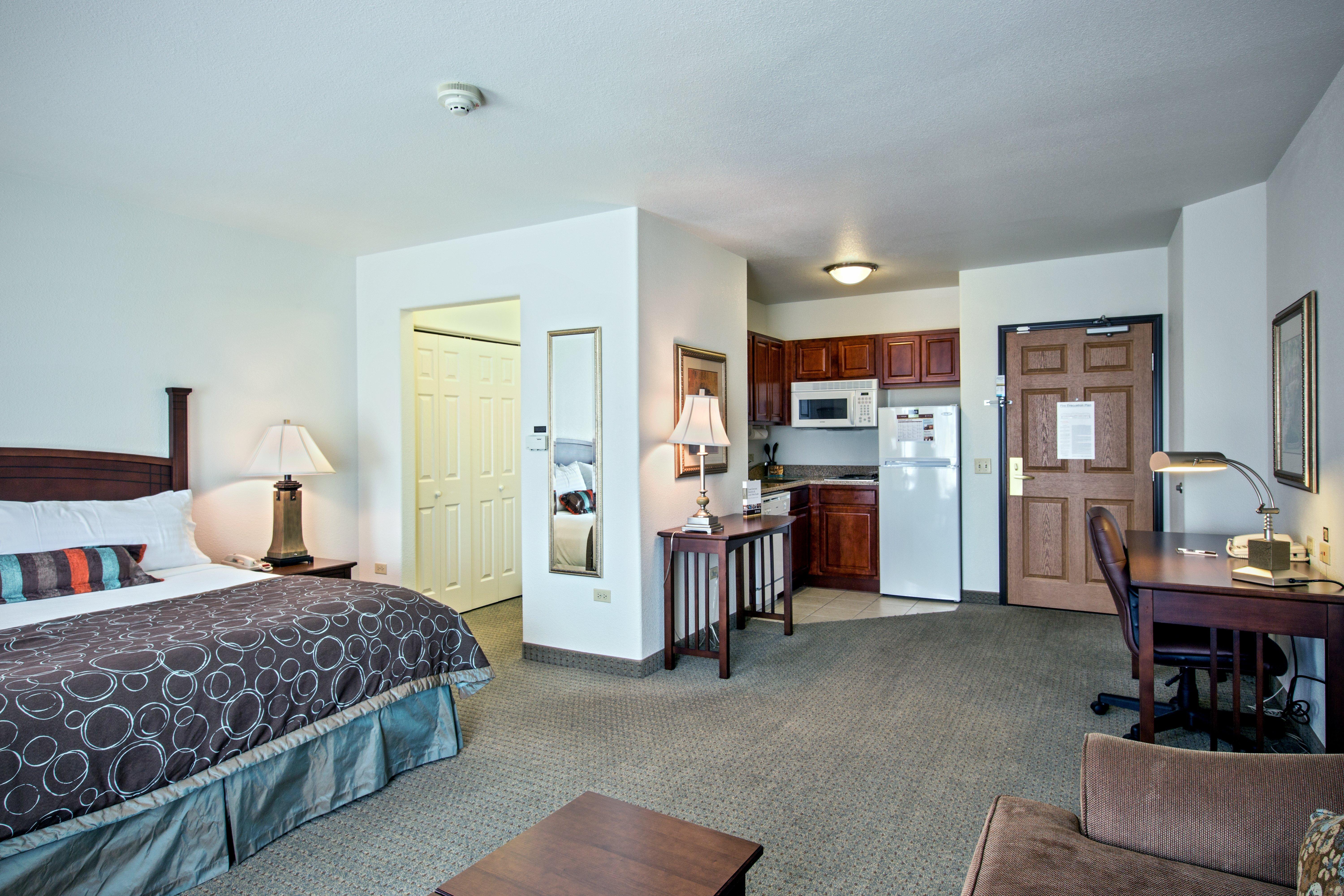 Staybridge Suites Rockford By Ihg Exterior foto