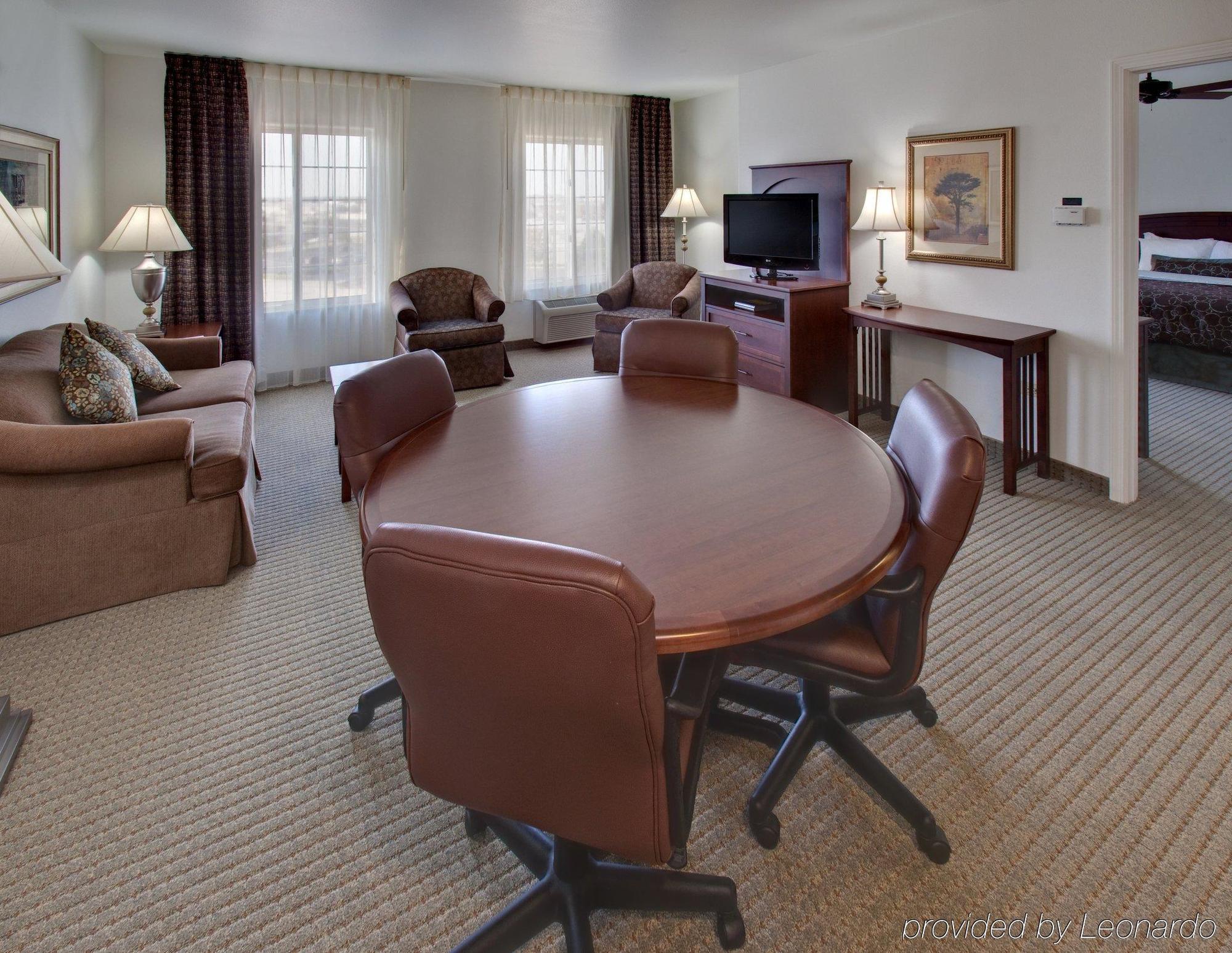Staybridge Suites Rockford By Ihg Habitación foto