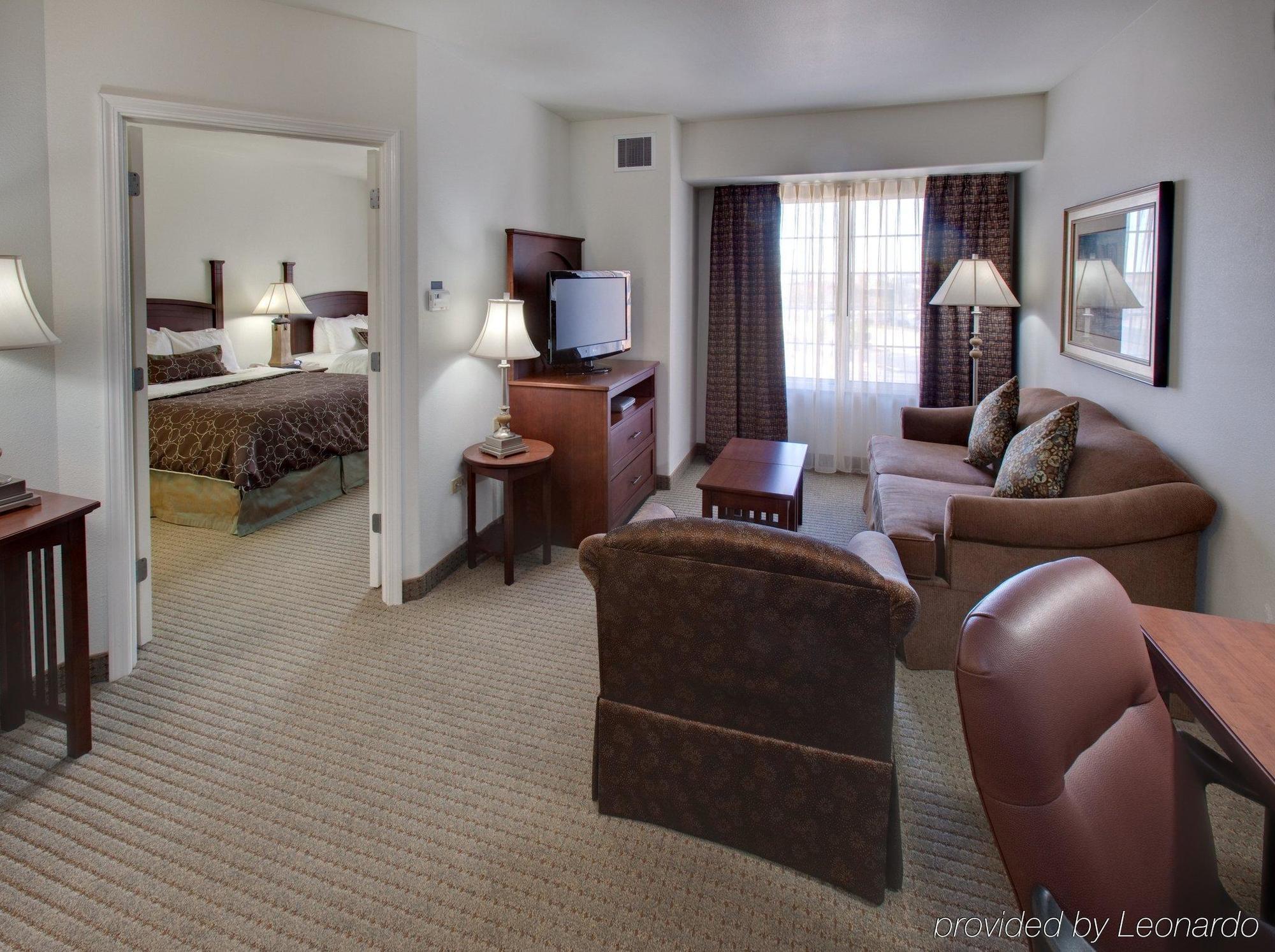 Staybridge Suites Rockford By Ihg Habitación foto