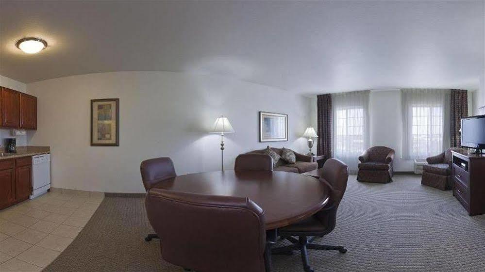 Staybridge Suites Rockford By Ihg Exterior foto