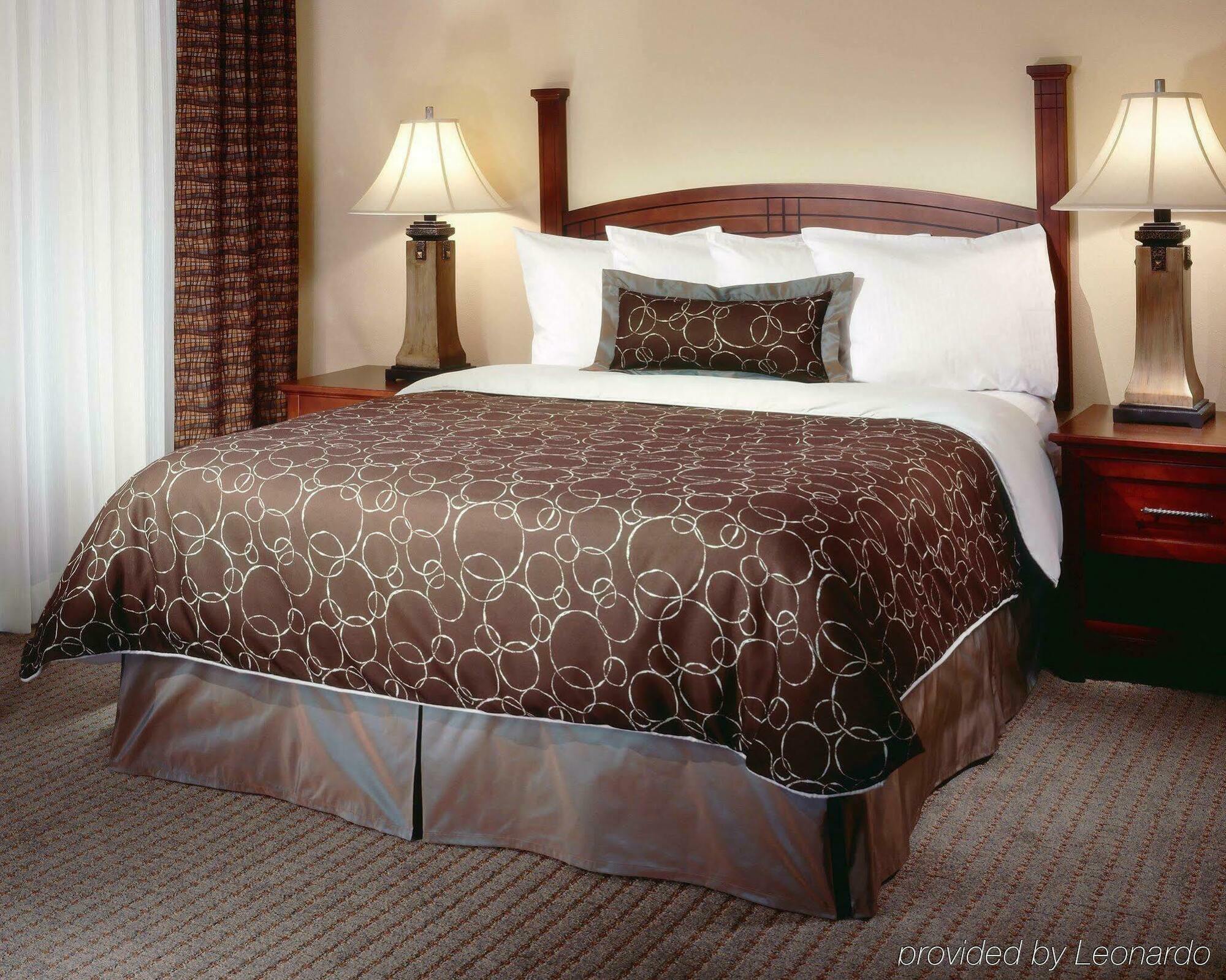 Staybridge Suites Rockford By Ihg Habitación foto