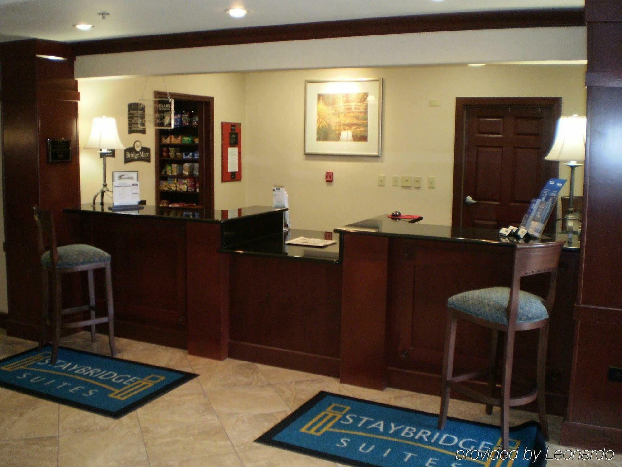Staybridge Suites Rockford By Ihg Interior foto