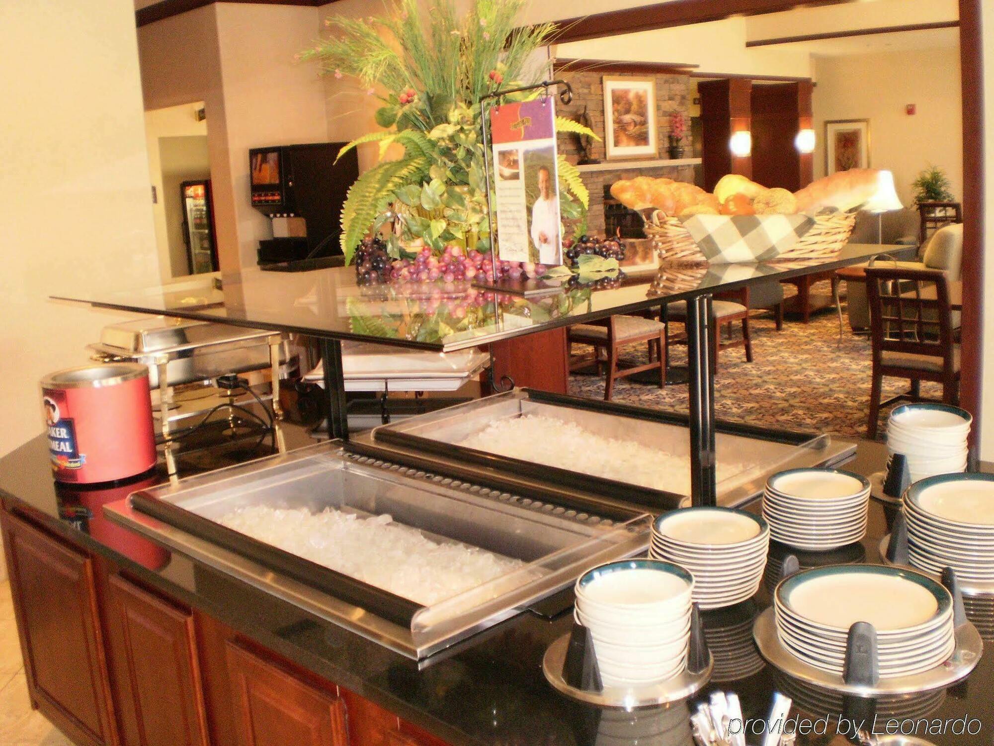 Staybridge Suites Rockford By Ihg Exterior foto